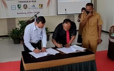 Teken MoU dengan Bankaltimtara, SMK Putra Bangsa Tingkatkan Literasi Perbankan